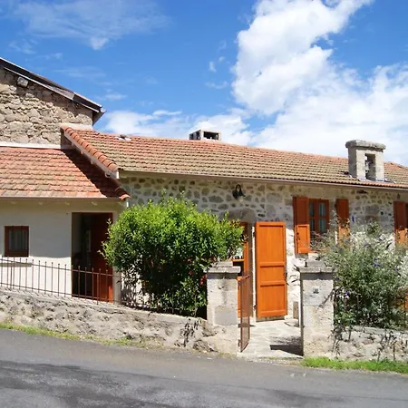 Maison De 3 Chambres Avec Jardin Clos A Pal De Senouire Holiday home