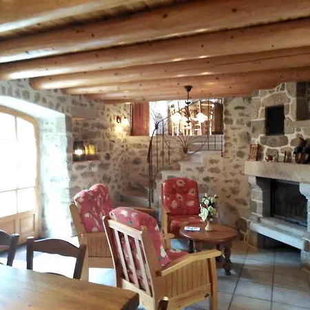 Maison De 3 Chambres Avec Jardin Clos A Pal De Senouire Holiday home