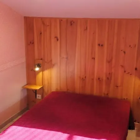 Holiday home Maison De 3 Chambres Avec Jardin Clos A Pal De Senouire